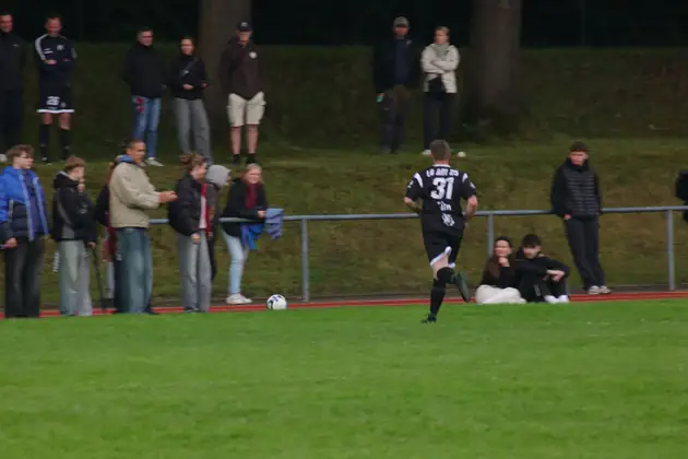 Zuschauer am Spielfeldrand